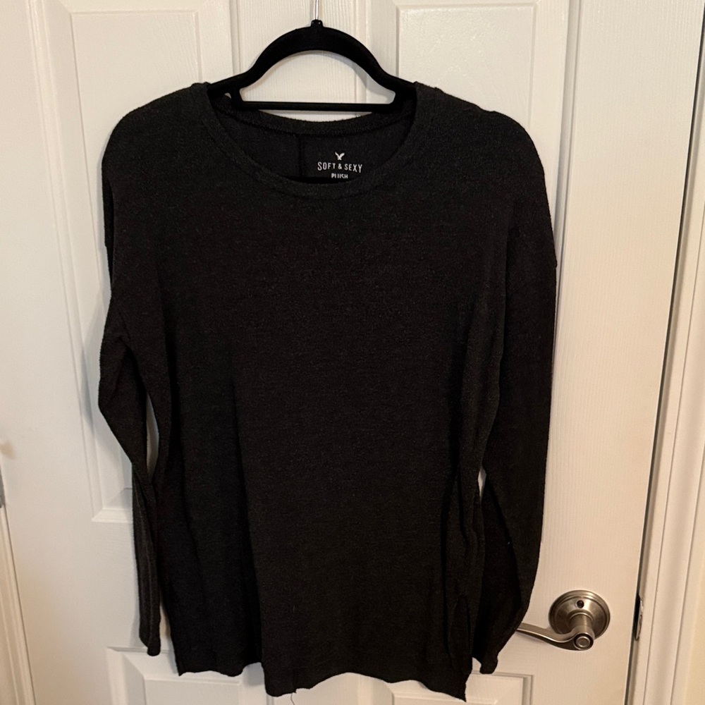American Eagle Outfitters Soft & Sexy Plush Top in Black